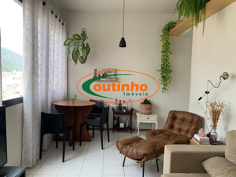 Apartamento à venda com 2 quartos, 64m² - Foto 1