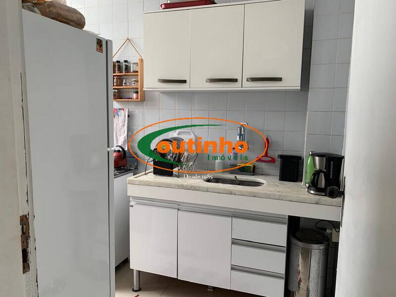 Apartamento à venda com 2 quartos, 64m² - Foto 20