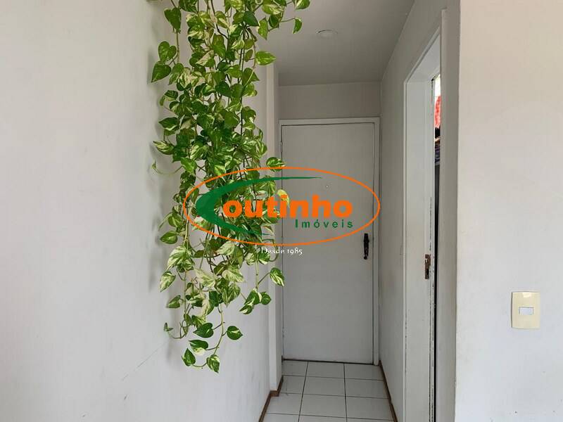 Apartamento à venda com 2 quartos, 64m² - Foto 19