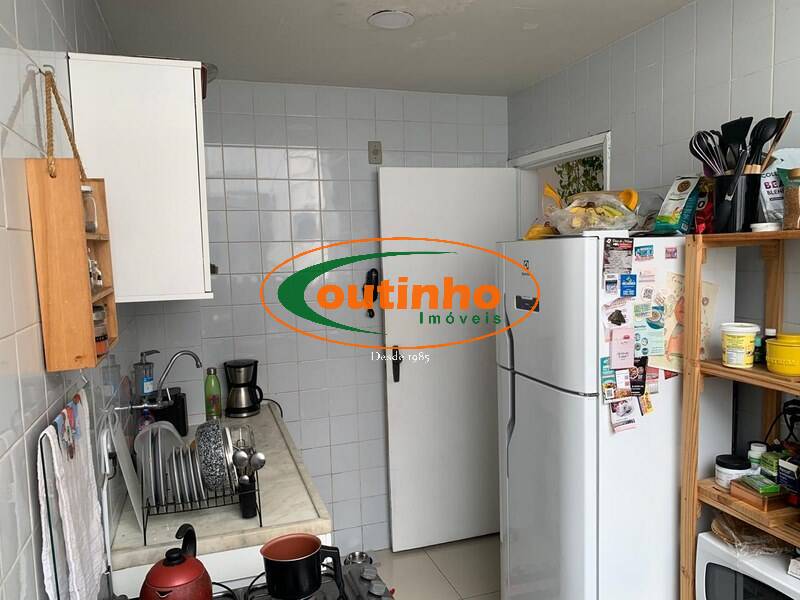 Apartamento à venda com 2 quartos, 64m² - Foto 18