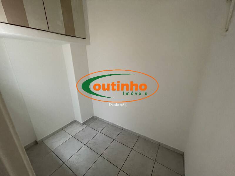 Apartamento à venda com 2 quartos, 64m² - Foto 5