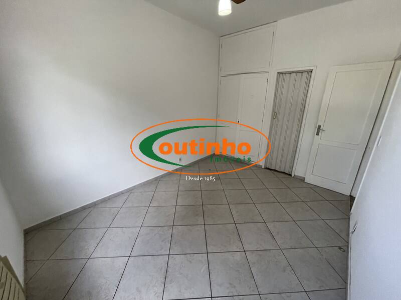 Apartamento à venda com 2 quartos, 64m² - Foto 9