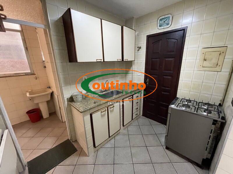 Apartamento à venda com 2 quartos, 64m² - Foto 17