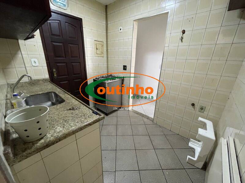 Apartamento à venda com 2 quartos, 64m² - Foto 14