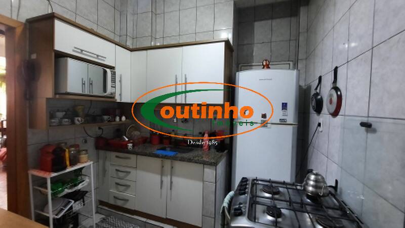 Apartamento à venda com 2 quartos, 65m² - Foto 17