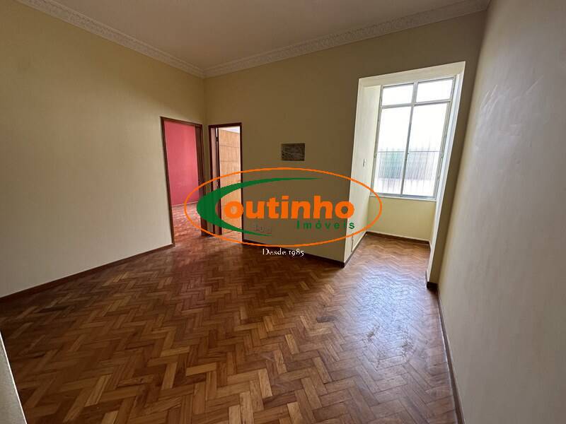 Apartamento à venda com 3 quartos, 80m² - Foto 2