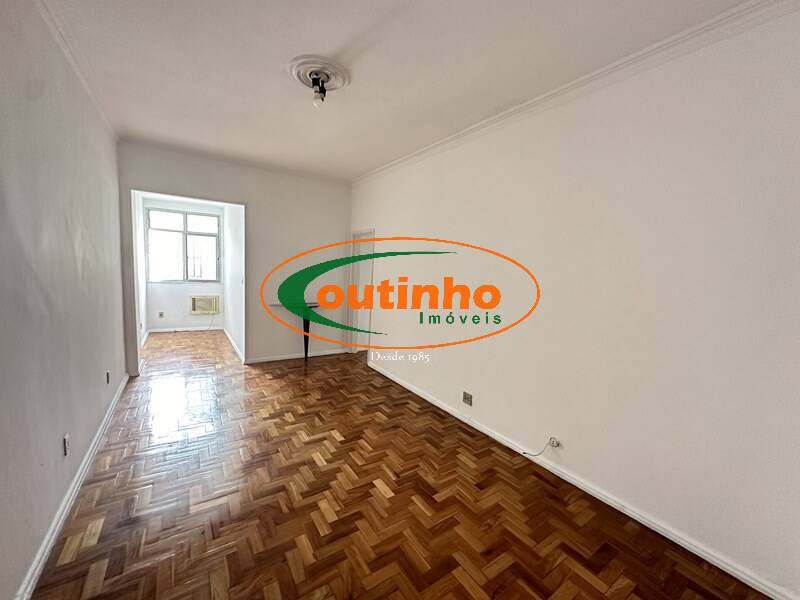 Apartamento à venda com 2 quartos, 66m² - Foto 2