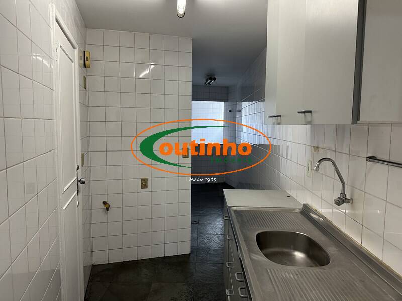 Apartamento à venda com 2 quartos, 66m² - Foto 13