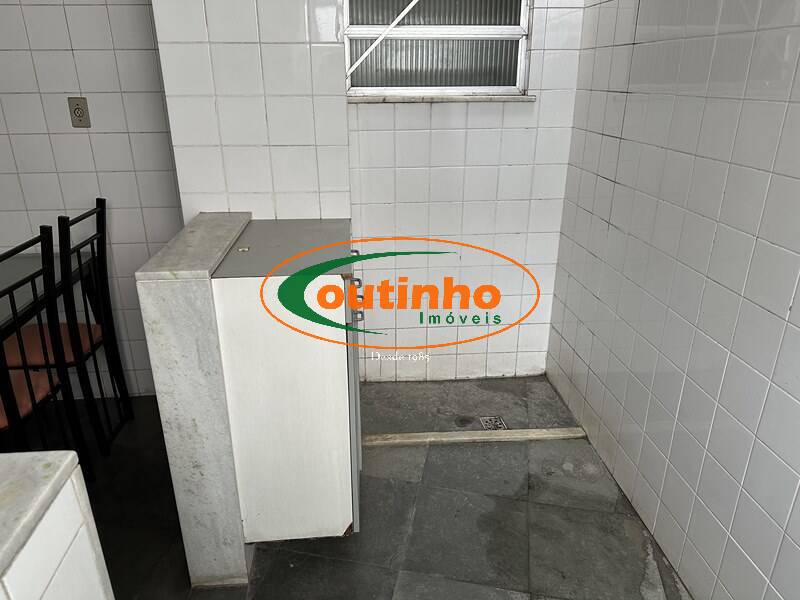 Apartamento à venda com 2 quartos, 66m² - Foto 17