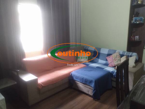 Apartamento à venda com 2 quartos, 64m² - Foto 4