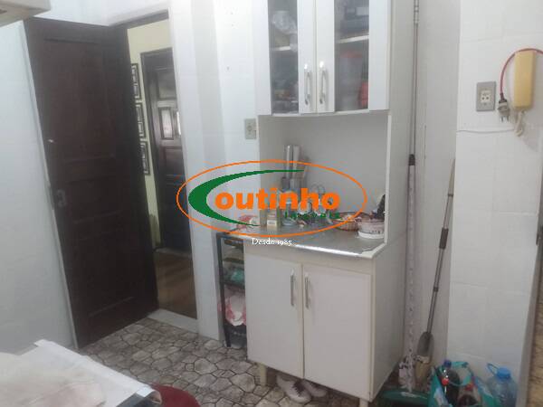 Apartamento à venda com 2 quartos, 64m² - Foto 25