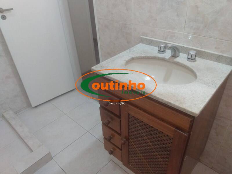 Apartamento à venda com 2 quartos, 70m² - Foto 15