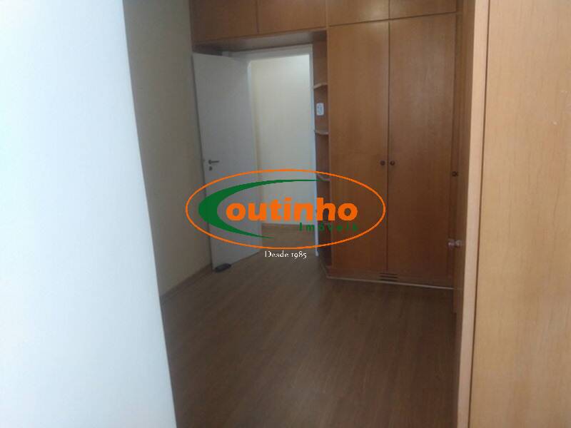 Apartamento à venda com 2 quartos, 70m² - Foto 18