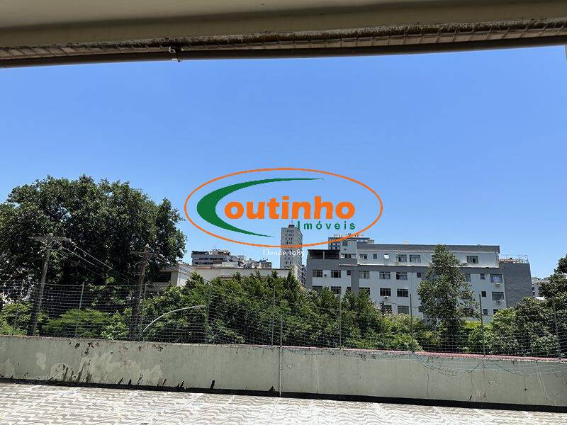 Apartamento à venda com 3 quartos, 102m² - Foto 2