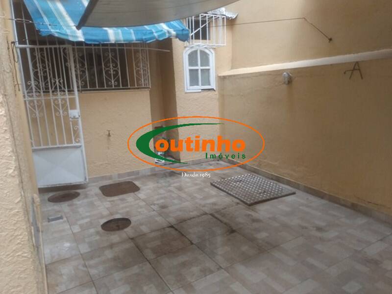 Apartamento à venda com 3 quartos, 150m² - Foto 1