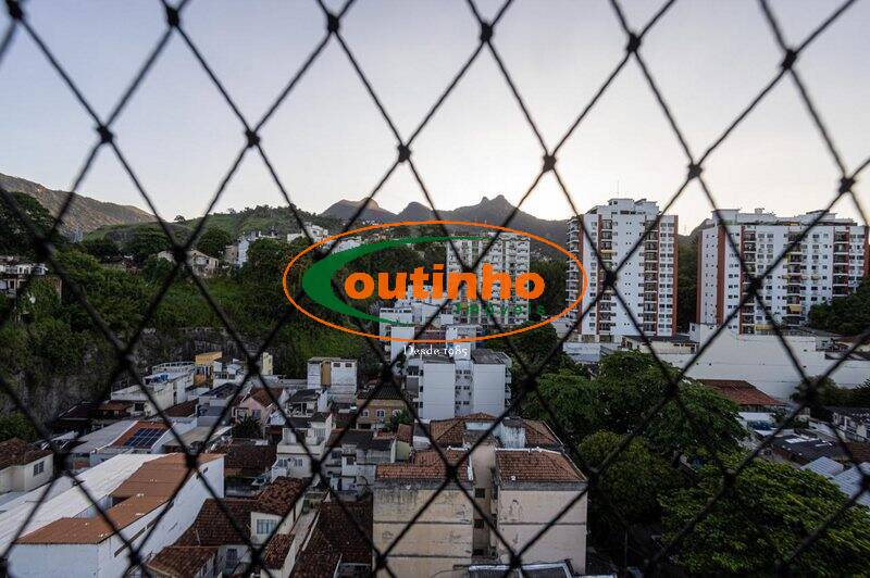 Apartamento à venda com 2 quartos, 72m² - Foto 9