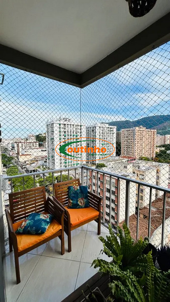 Apartamento à venda com 2 quartos, 77m² - Foto 3