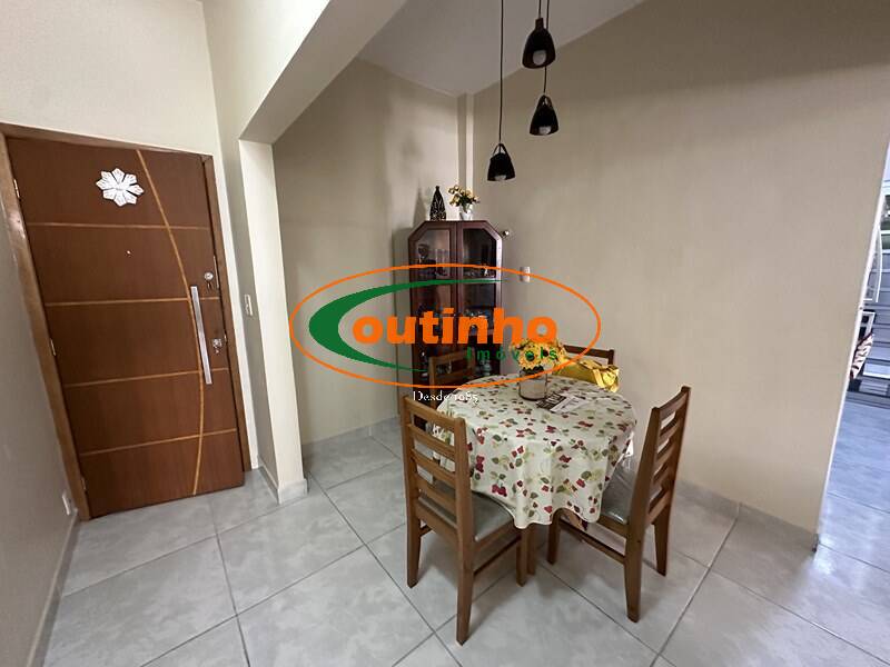 Apartamento à venda com 2 quartos, 70m² - Foto 1