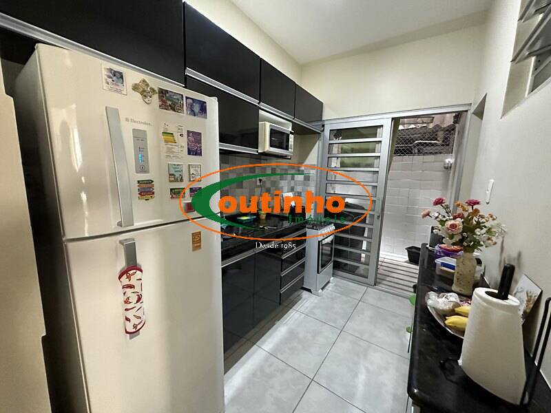 Apartamento à venda com 2 quartos, 70m² - Foto 16