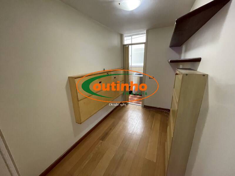 Apartamento à venda com 2 quartos, 60m² - Foto 13