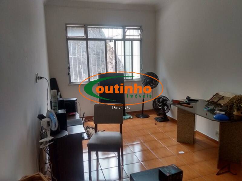 Apartamento à venda com 2 quartos, 82m² - Foto 2