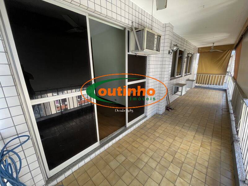 Apartamento à venda com 2 quartos, 82m² - Foto 3