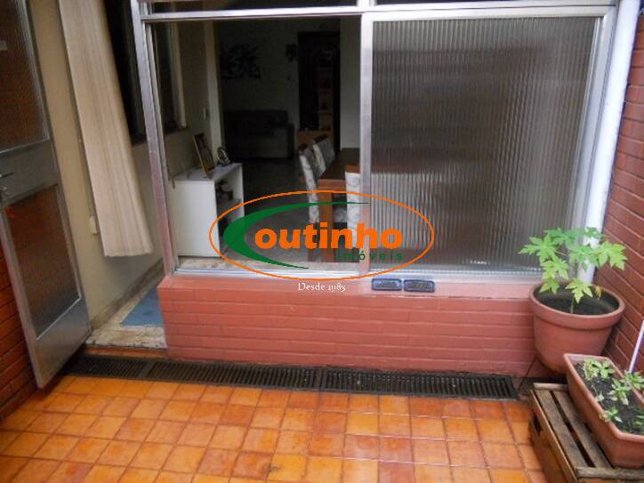 Apartamento à venda com 2 quartos, 100m² - Foto 2