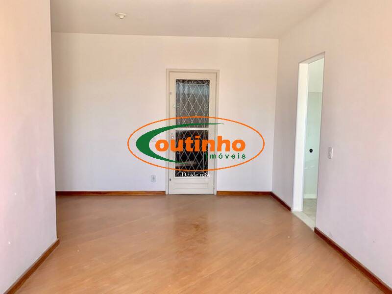 Apartamento à venda com 2 quartos, 70m² - Foto 3