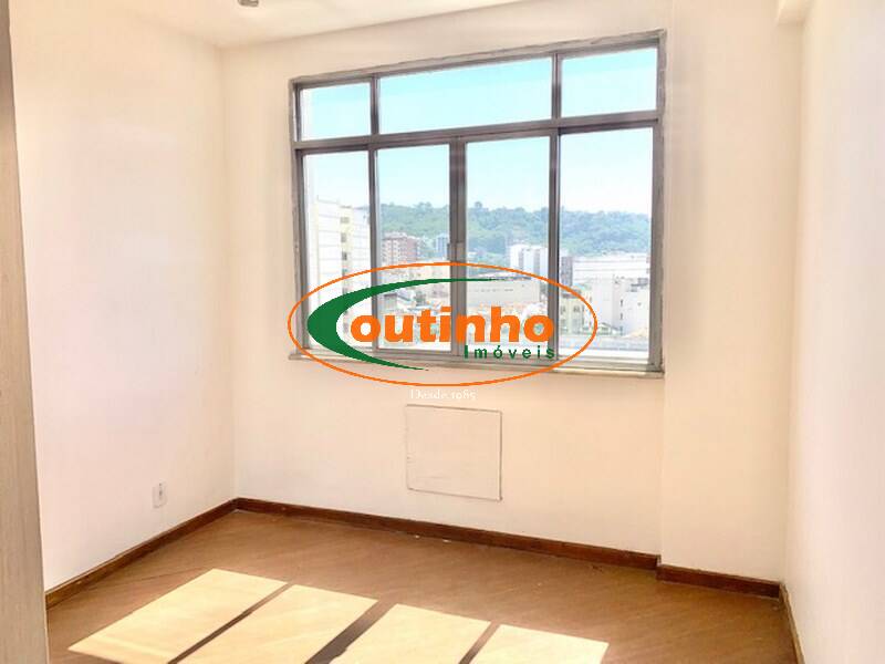 Apartamento à venda com 2 quartos, 70m² - Foto 4