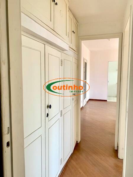 Apartamento à venda com 2 quartos, 70m² - Foto 10