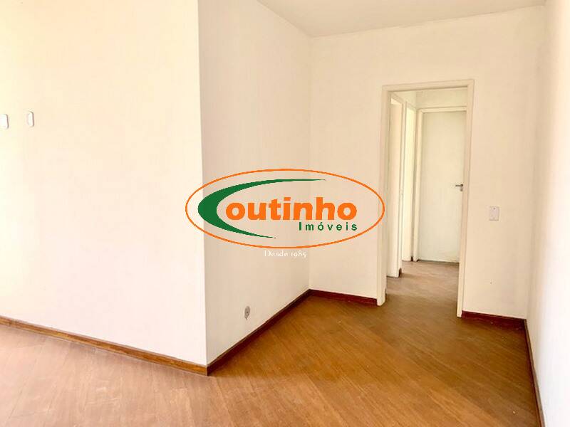 Apartamento à venda com 2 quartos, 70m² - Foto 11