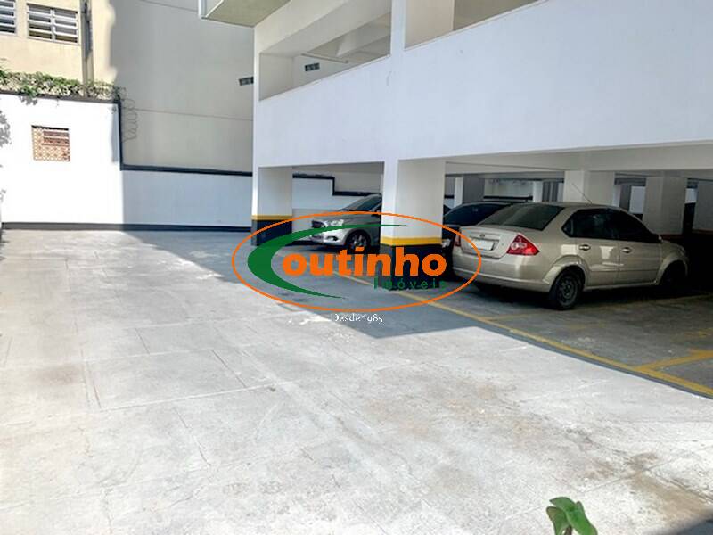 Apartamento à venda com 2 quartos, 70m² - Foto 23