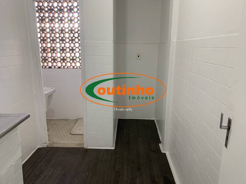 Apartamento à venda com 2 quartos, 57m² - Foto 17