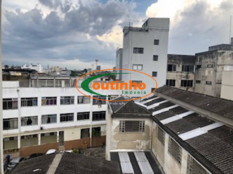 Apartamento à venda com 3 quartos, 98m² - Foto 1