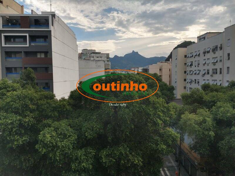 Apartamento à venda com 2 quartos, 80m² - Foto 2