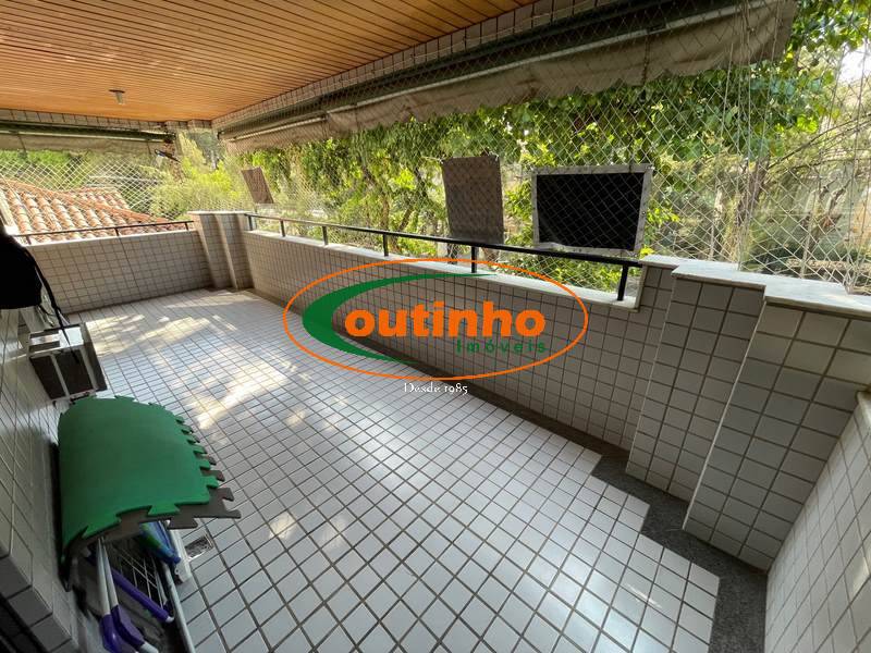 Apartamento à venda com 3 quartos, 115m² - Foto 2