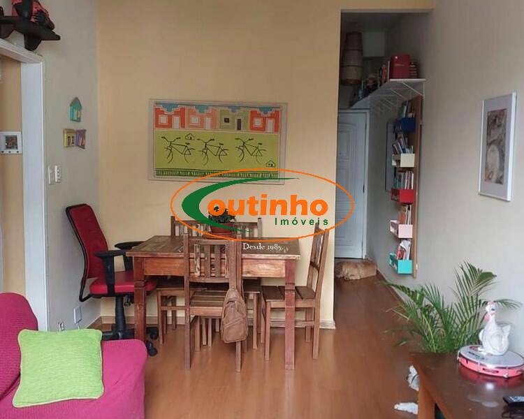 Apartamento à venda com 2 quartos, 72m² - Foto 4