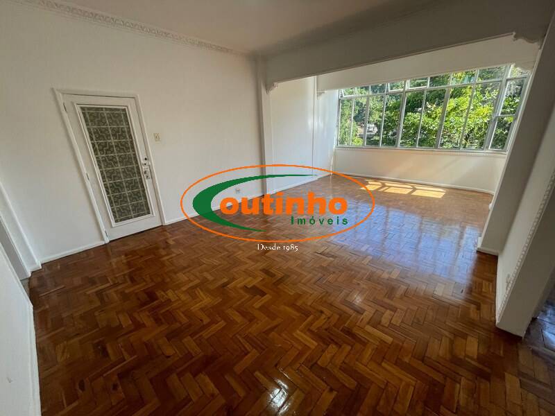 Apartamento à venda com 3 quartos, 120m² - Foto 2