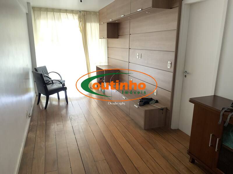 Apartamento à venda com 2 quartos, 68m² - Foto 4