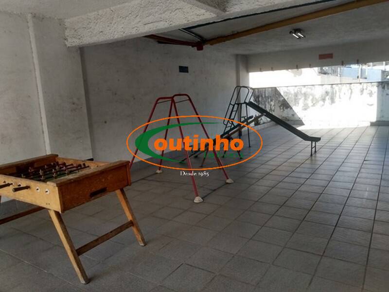 Apartamento à venda com 2 quartos, 74m² - Foto 24