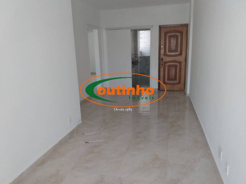 Apartamento à venda com 2 quartos, 74m² - Foto 3