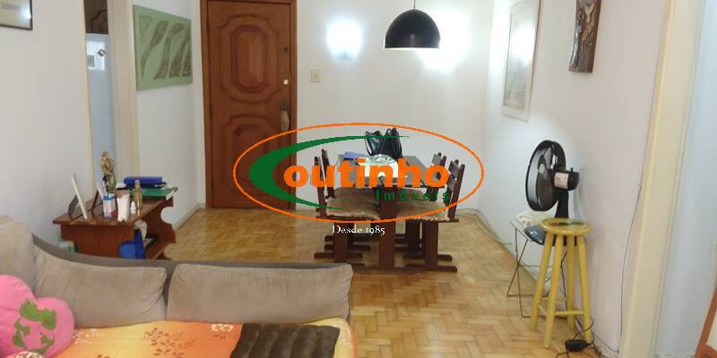 Apartamento à venda com 2 quartos, 70m² - Foto 1