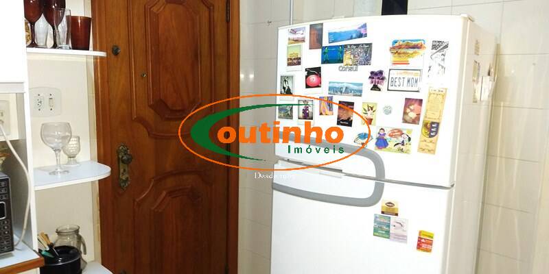 Apartamento à venda com 2 quartos, 70m² - Foto 30