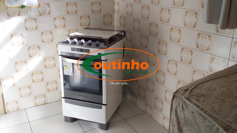 Apartamento à venda com 2 quartos, 70m² - Foto 17