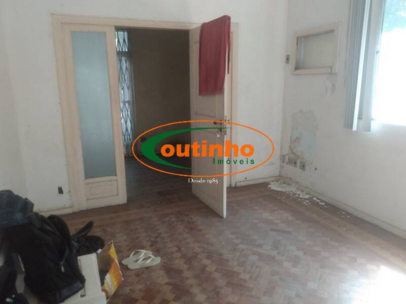 Casa à venda com 7 quartos, 310m² - Foto 17