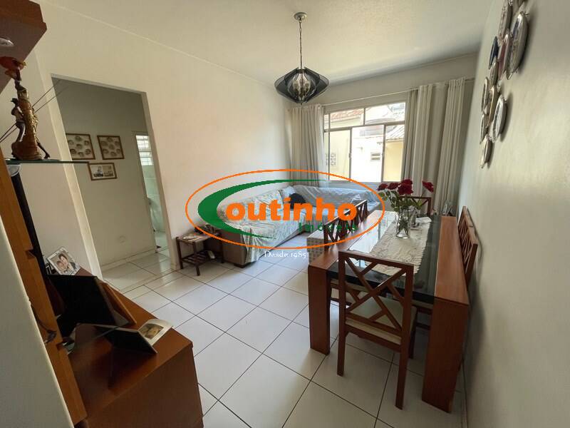 Apartamento à venda com 2 quartos, 71m² - Foto 1