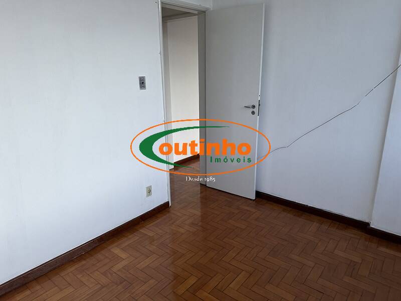 Apartamento à venda com 2 quartos, 75m² - Foto 7