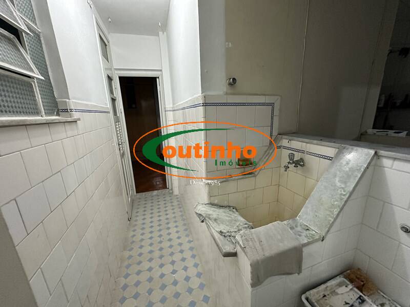 Apartamento à venda com 2 quartos, 75m² - Foto 17