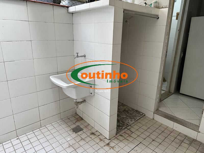 Apartamento à venda com 3 quartos, 123m² - Foto 30