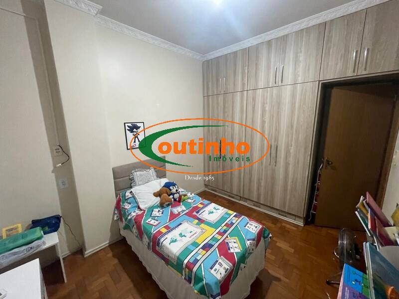 Apartamento à venda com 3 quartos, 75m² - Foto 4